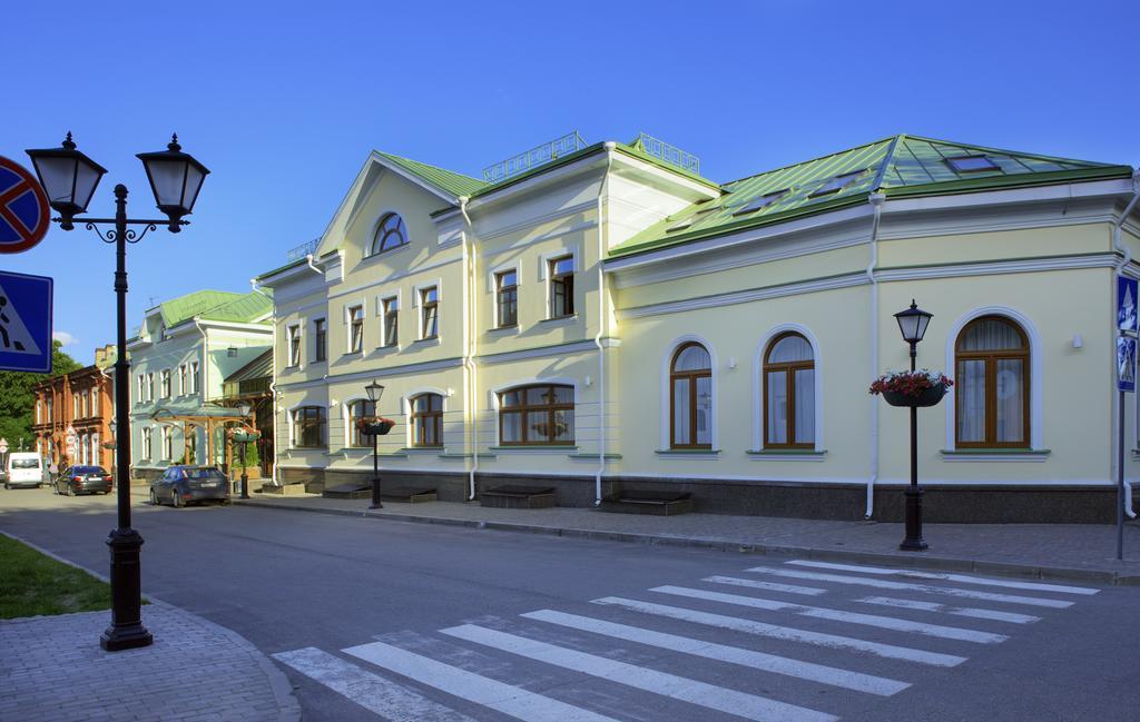 Dvor Podznoeva Glavniy Korpus Hotel Pskov Exterior photo