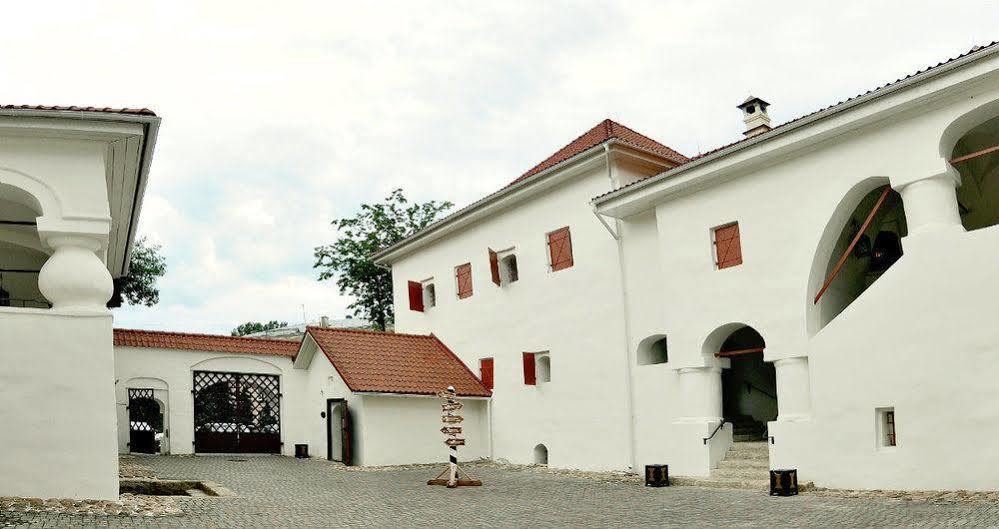 Dvor Podznoeva Glavniy Korpus Hotel Pskov Exterior photo